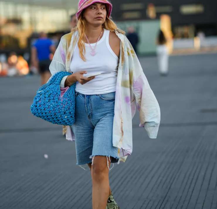 Белая майка: с чем сочетать, куда и как носить летом 2024 Белая майка: с чем сочетать, куда и как носить летом 2024