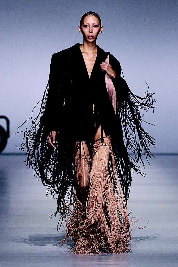 Бахрома: как вписать в гардероб главный тренд лета Бахрома: как вписать в гардероб главный тренд лета