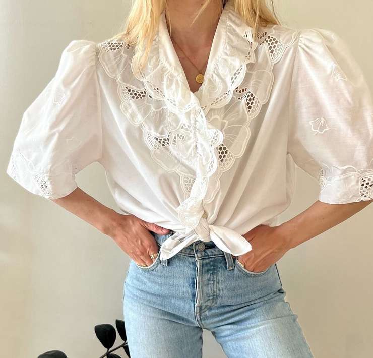 Джинсы-бойфренды: модные сочетания и как носить в 40+ лет Джинсы-бойфренды: модные сочетания и как носить в 40+ лет