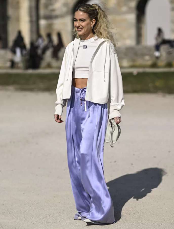 Пижама: куда, как и с чем ее носить этим летом, чтобы выглядеть на все сто