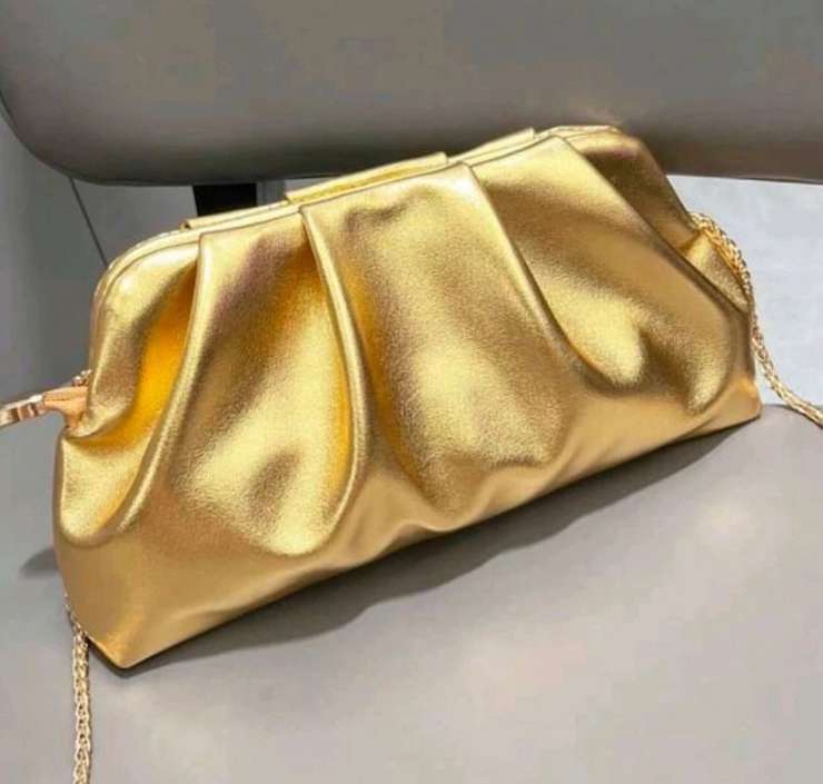 Бревно и такса: четыре популярные сумки лета 2024 Бревно и такса: четыре популярные сумки лета 2024