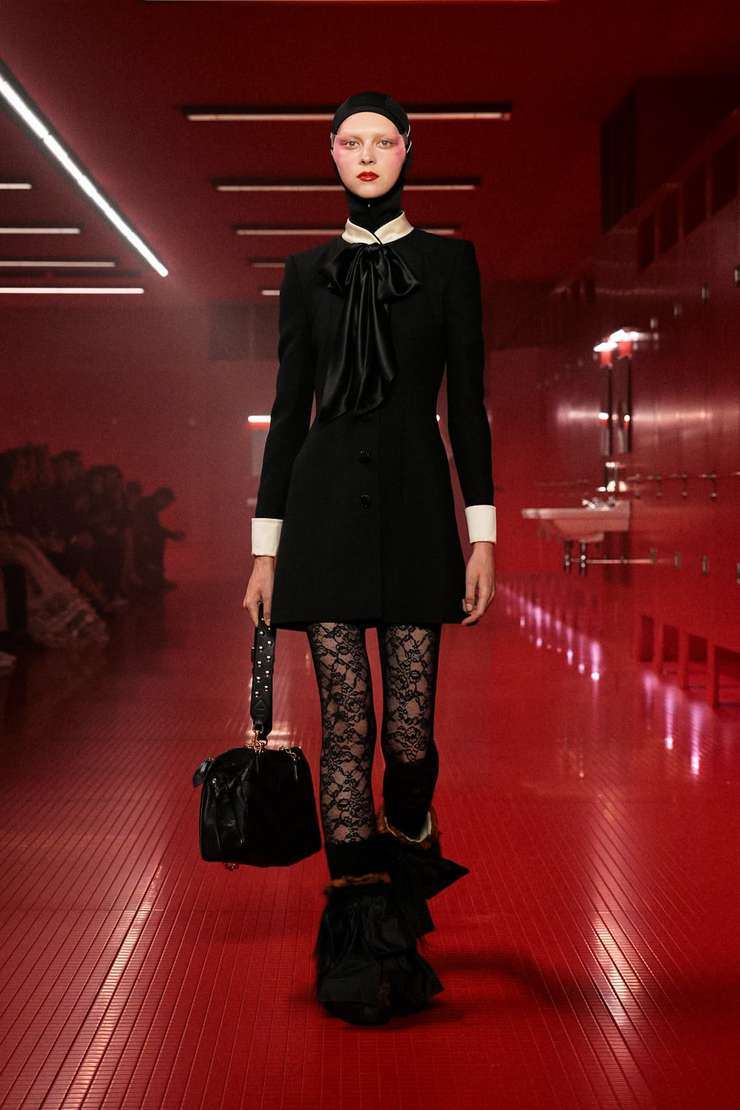 Дело в шляпе: трендовые головные уборы осени−2025