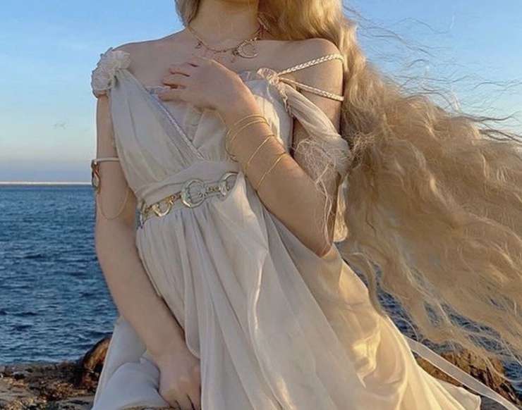 Королева? Богиня: стилист рассказала, как одеваться в стиле Goddess Aesthetic Королева? Богиня: стилист рассказала, как одеваться в стиле Goddess Aesthetic