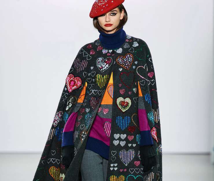 Красный макинтош, бомбер и другие интересные идеи верхней одежды на осень