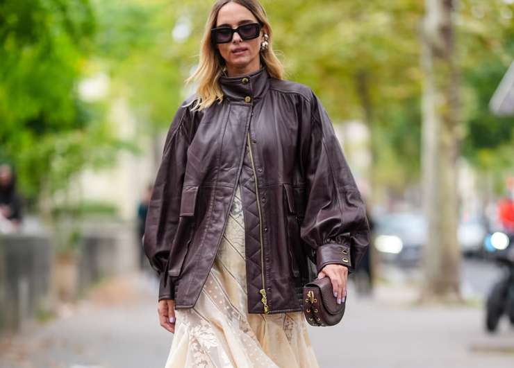 Красный макинтош, бомбер и другие интересные идеи верхней одежды на осень