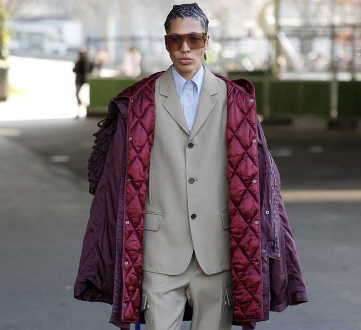 Красный макинтош, бомбер и другие интересные идеи верхней одежды на осень