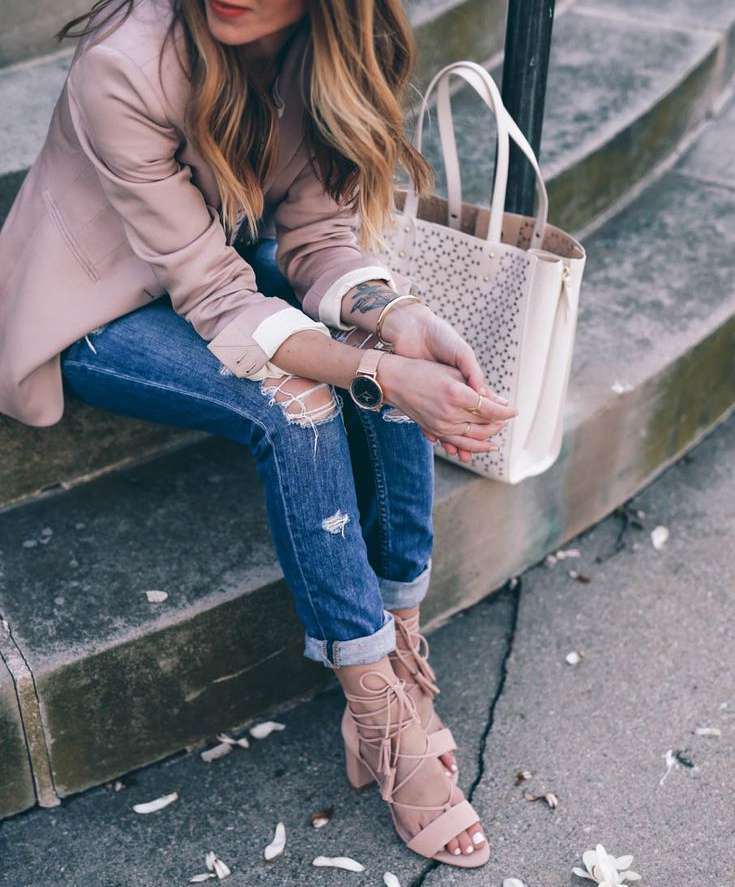 Молочно-розовый: главный цвет осени 2025, как добавить его в гардероб