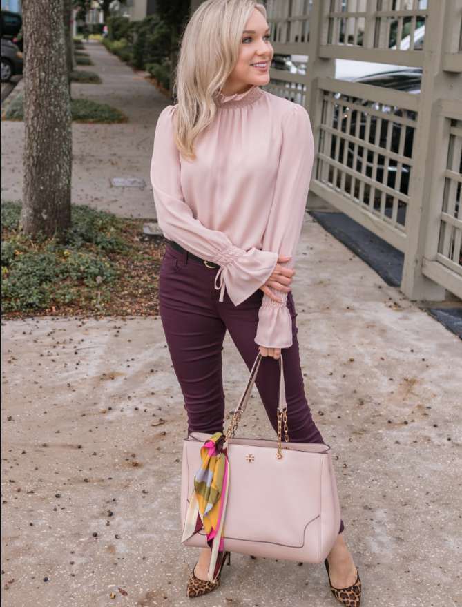 Молочно-розовый: главный цвет осени 2025, как добавить его в гардероб