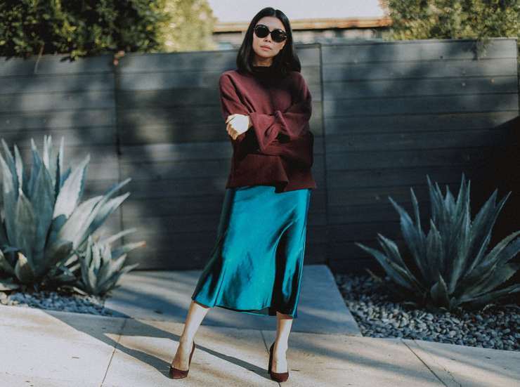 Атласная юбка — летний хит, актуальный и осенью, как и с чем носить