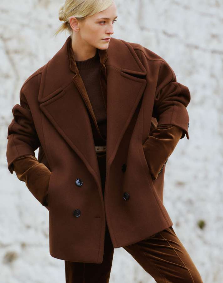 Четкая линия: 5 модных силуэтов пальто этой осени, какие брать и с чем носить