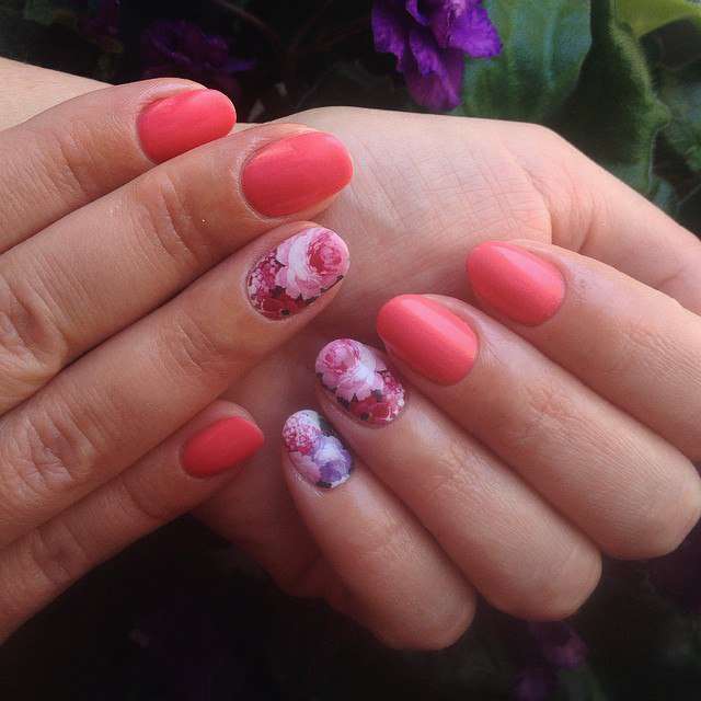 Ностальгия и стиль: топ−5 идей винтажного маникюра на осень