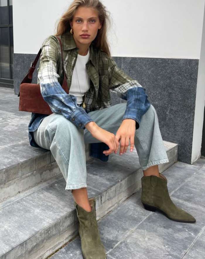 С чем носить сапоги-казаки осенью, советы стилиста