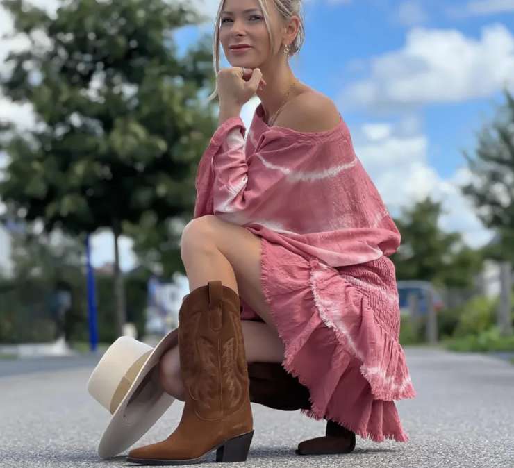 С чем носить сапоги-казаки осенью, советы стилиста