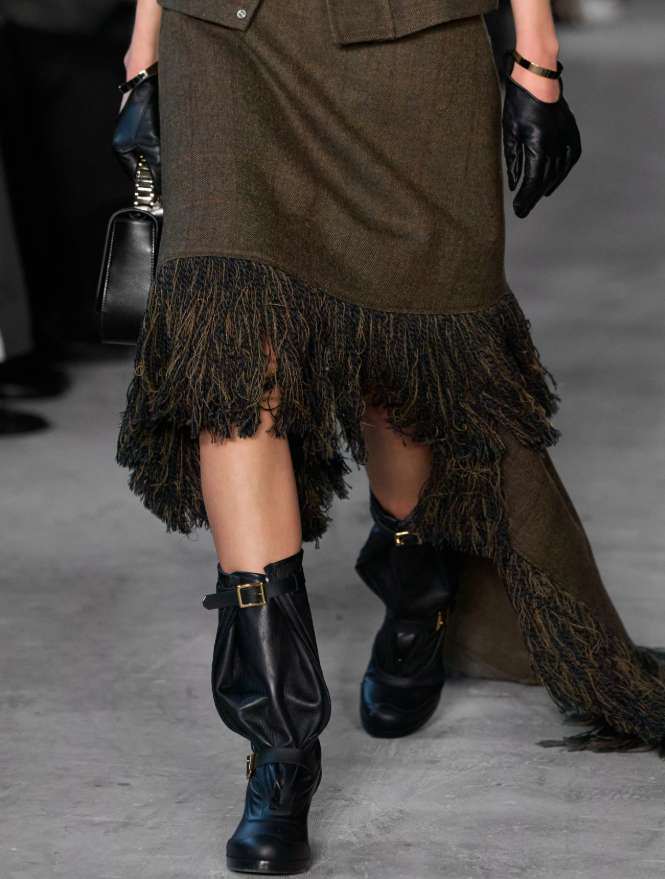 С чем носить сапоги-казаки осенью, советы стилиста