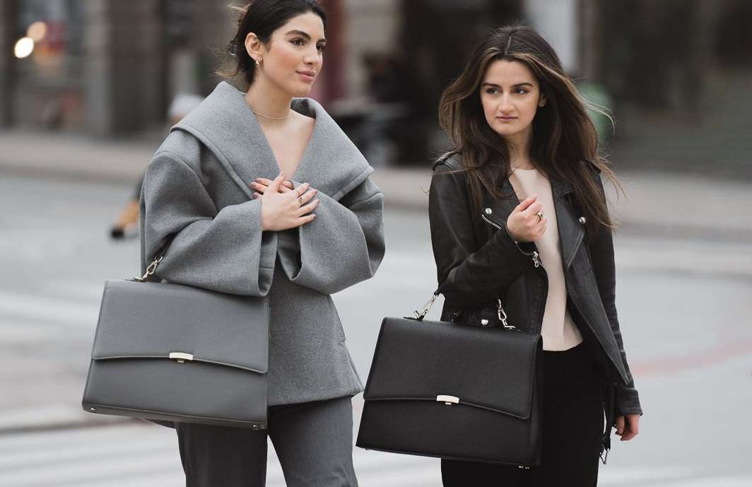 Сумка как символ статуса: как выбрать идеальную для деловой встречи Сумка как символ статуса: как выбрать идеальную для деловой встречи